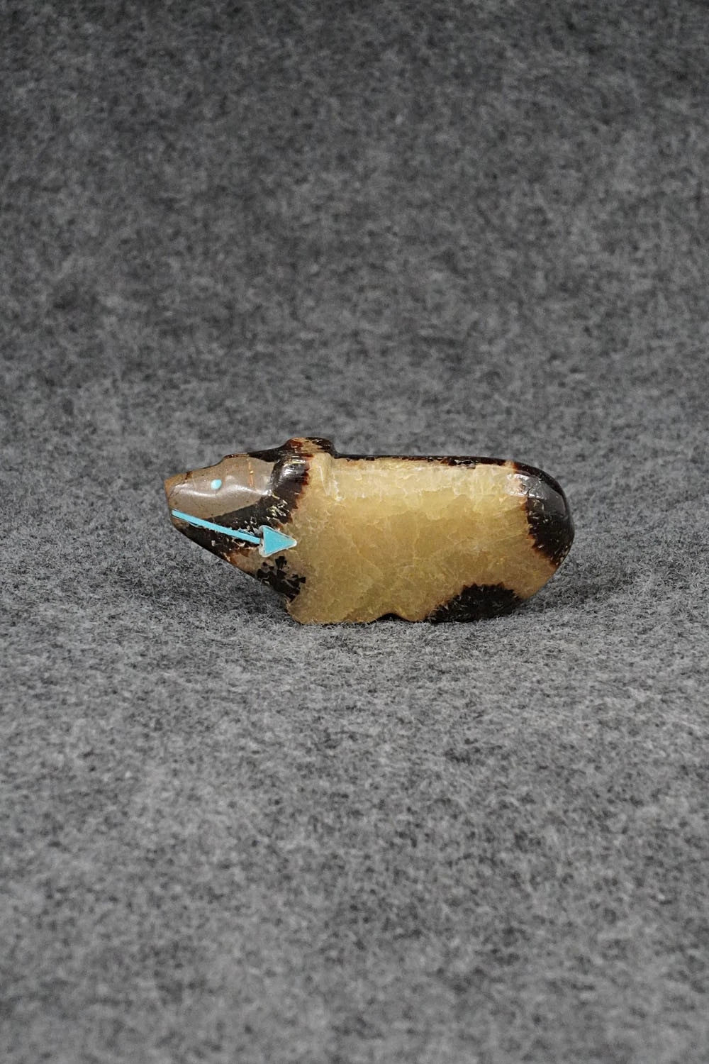 Bear Zuni Fetish Carving - Abby Panteah Quam