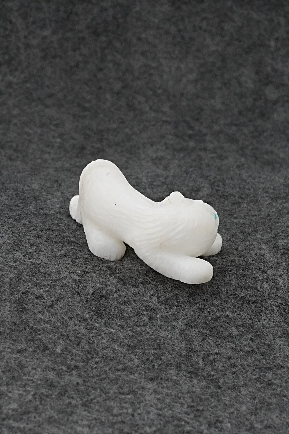 Mountain Lion Zuni Fetish Carving - Wilfred Cheama