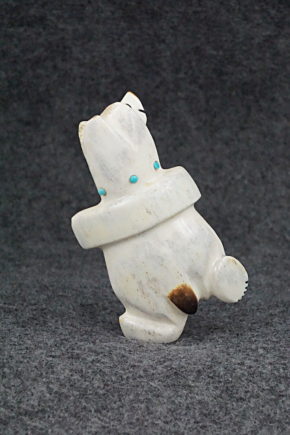 Bear Zuni Fetish Carving - Claudia Peina