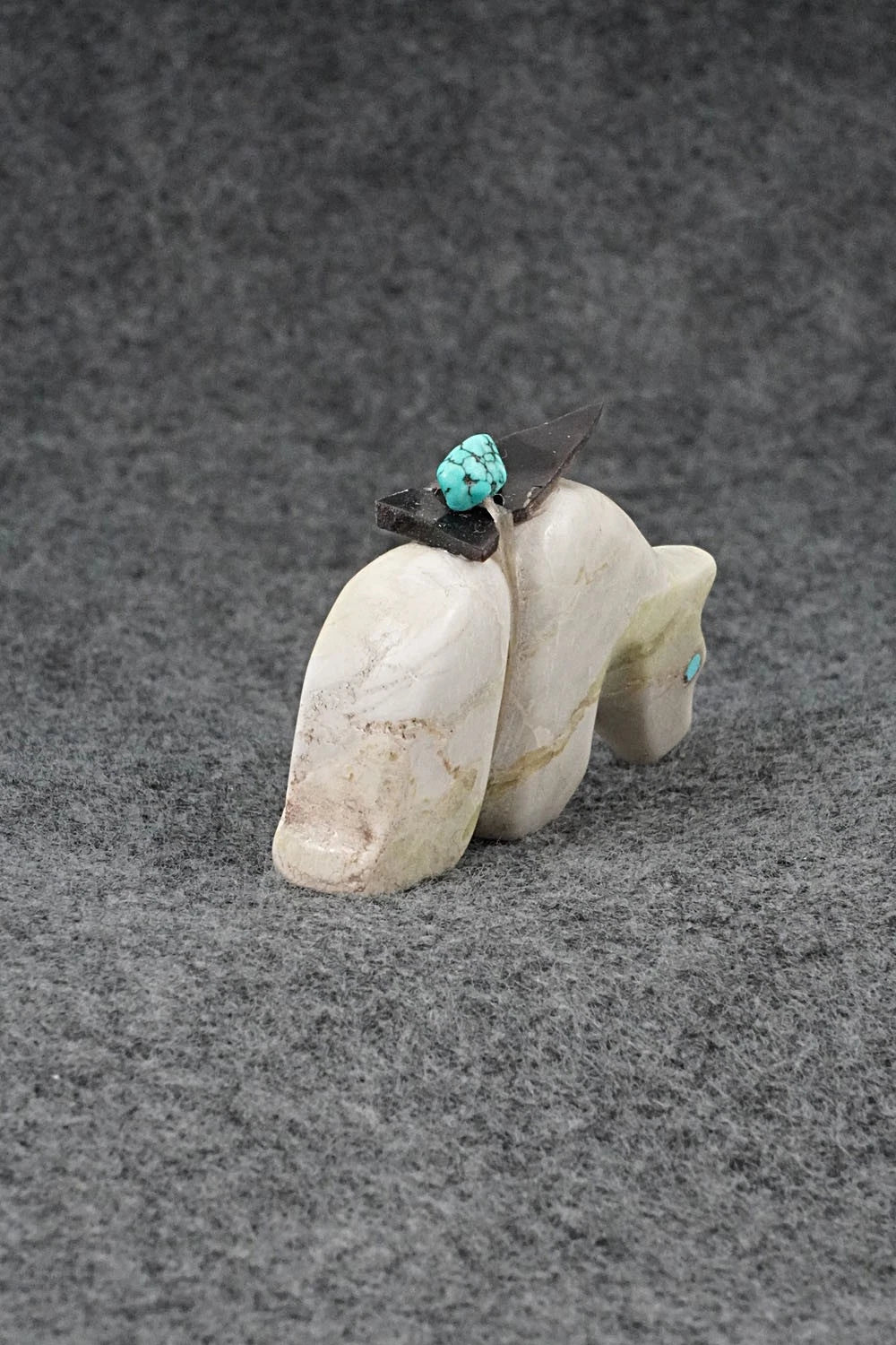 Bear Zuni Fetish Carving - Donovan Laiwakete
