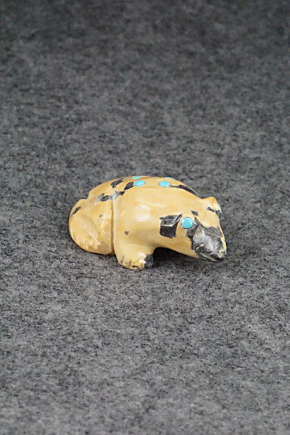 Frog Zuni Fetish Carving - Ronnie Lunasee
