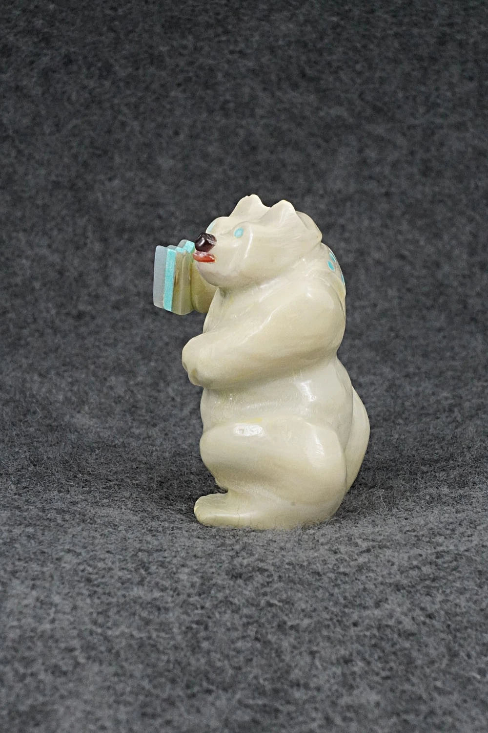 Bear Zuni Fetish Carving - Freddie Leekya