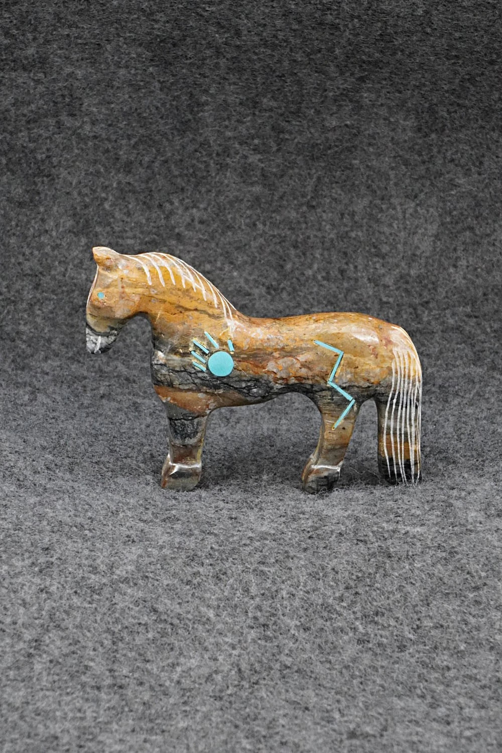 Horse Zuni Fetish Carving - Andres Lementino