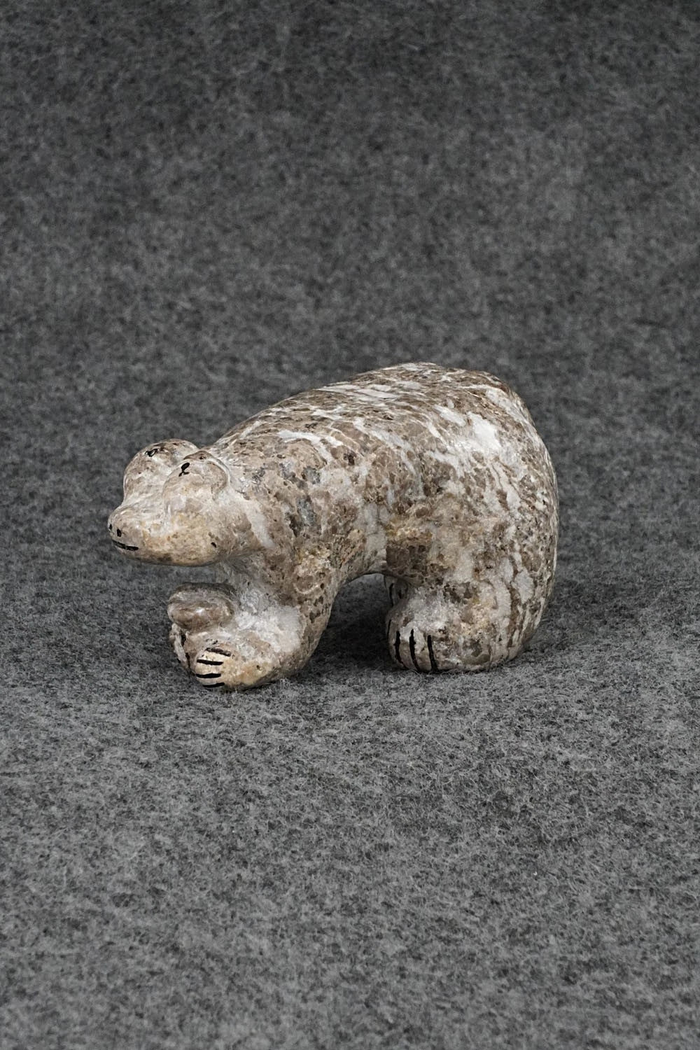 Bear Zuni Fetish Carving - Rick Kallestewa
