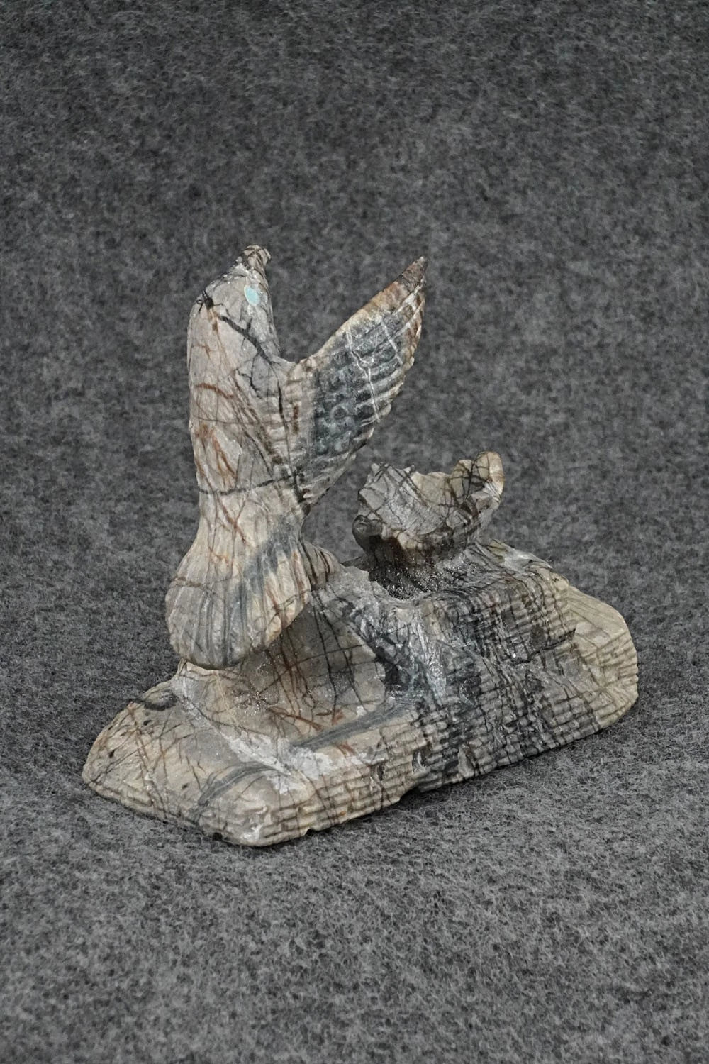 Eagle Zuni Fetish Carving - Herb Him