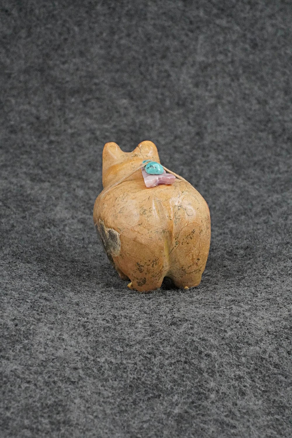 Bear Zuni Fetish Carving - Freddie Leekya
