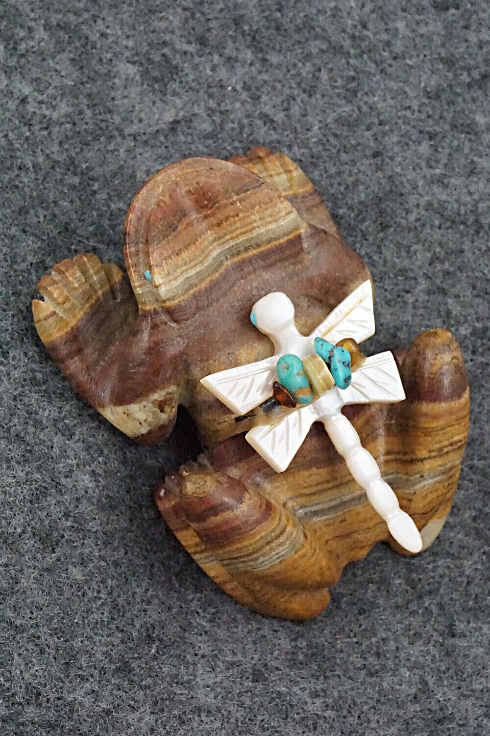 Frog with Dragonfly Zuni Fetish Carving - Douglas Martza