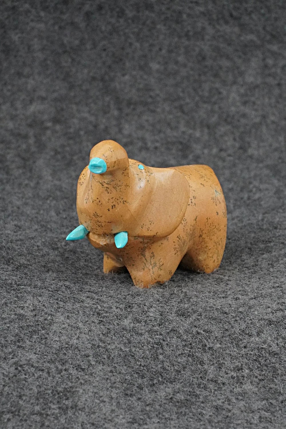 Elephant Zuni Fetish Carving - Enrike Leekya