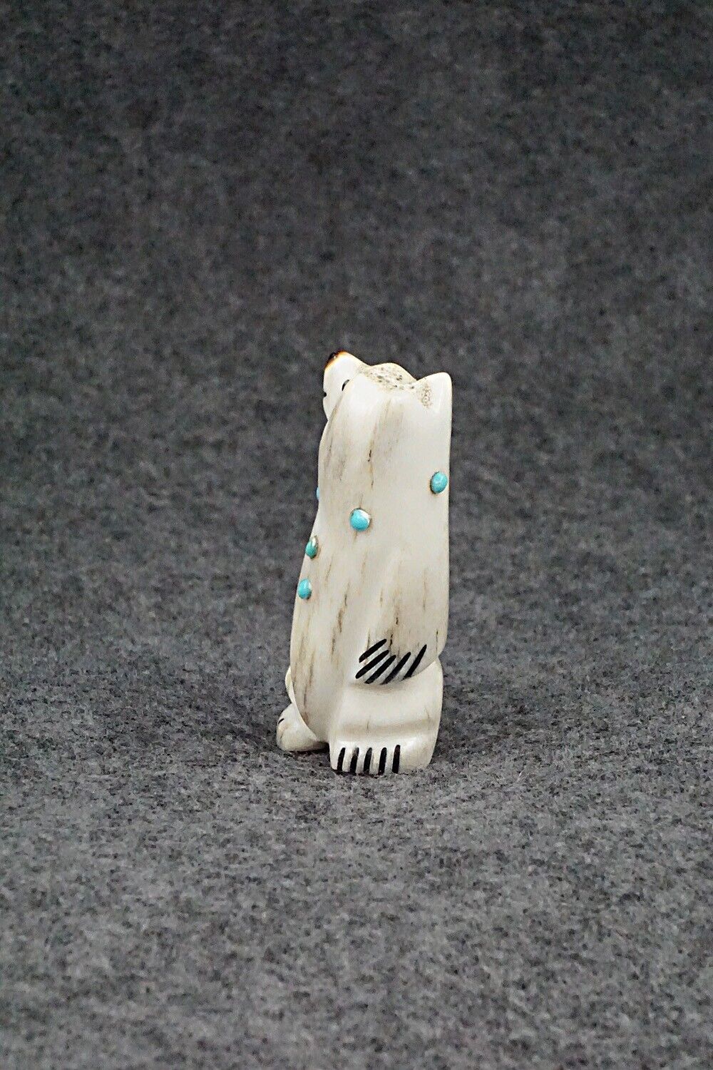 Bear Zuni Fetish Carving - Claudia Peina