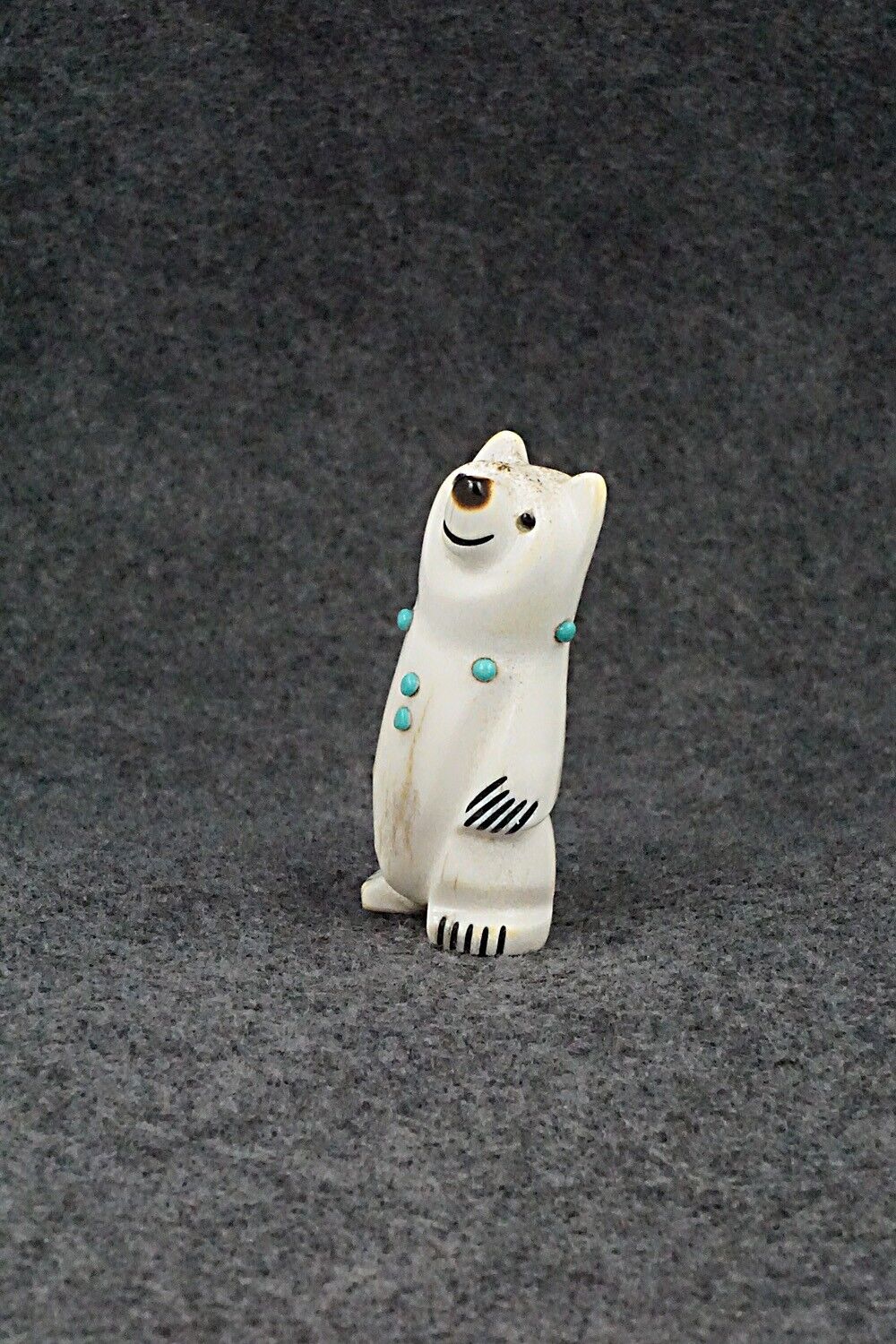 Bear Zuni Fetish Carving - Claudia Peina