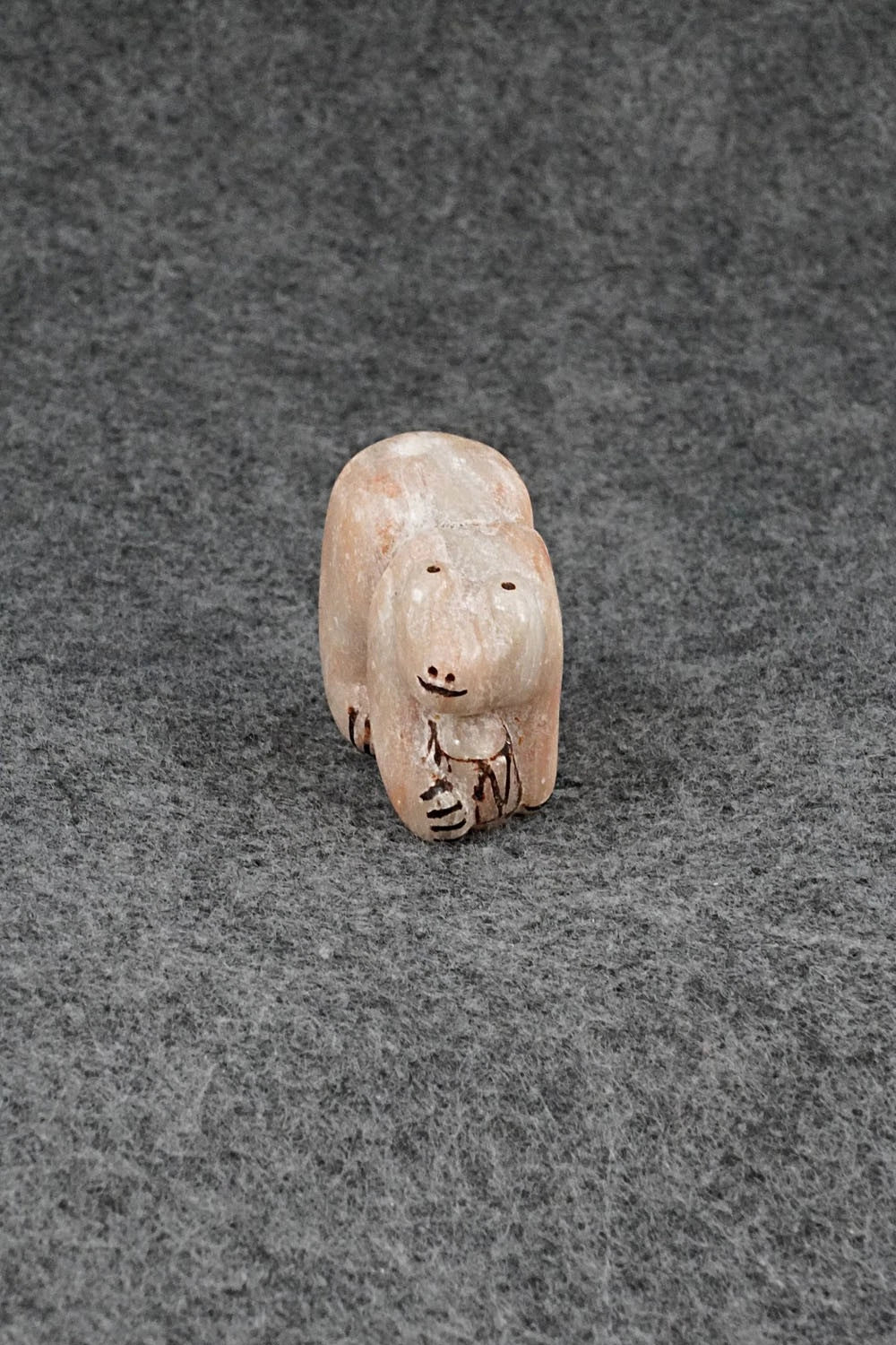 Bear Zuni Fetish Carving - Rick Kallestewa