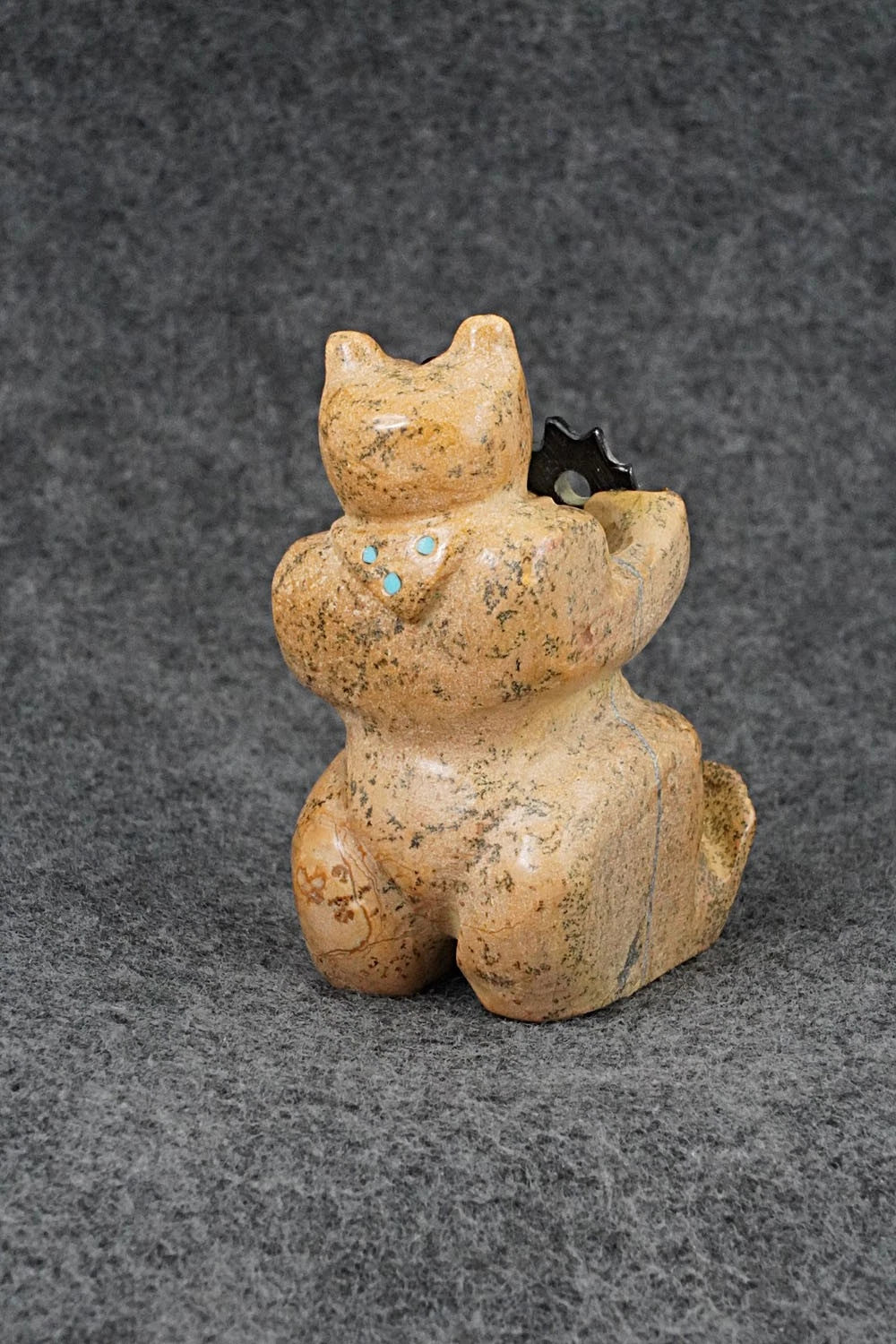 Bear Zuni Fetish Carving - Freddie Leekya