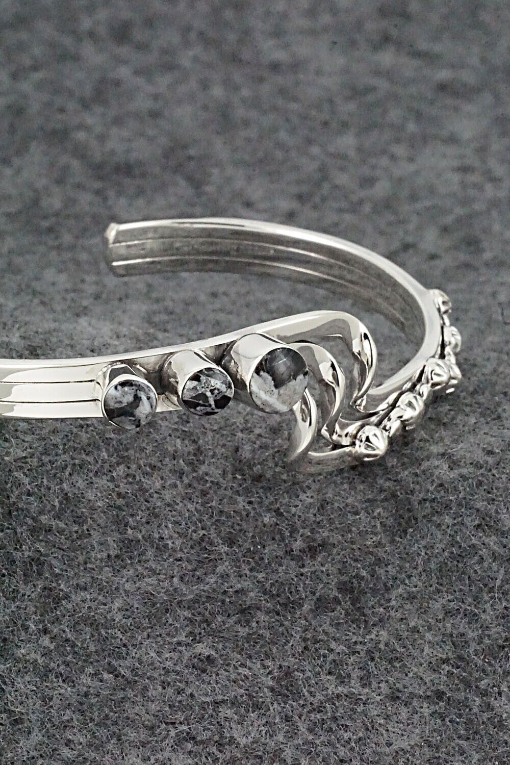 White Buffalo & Sterling Silver Bracelet - Daniel Dakai