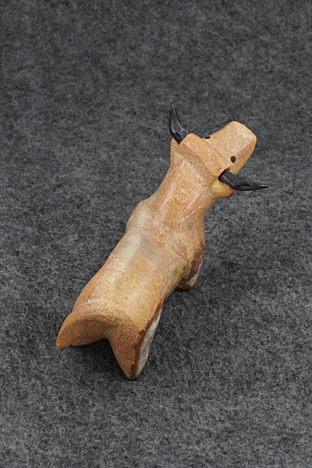 Bull Zuni Fetish Carving - Enrike Leekya