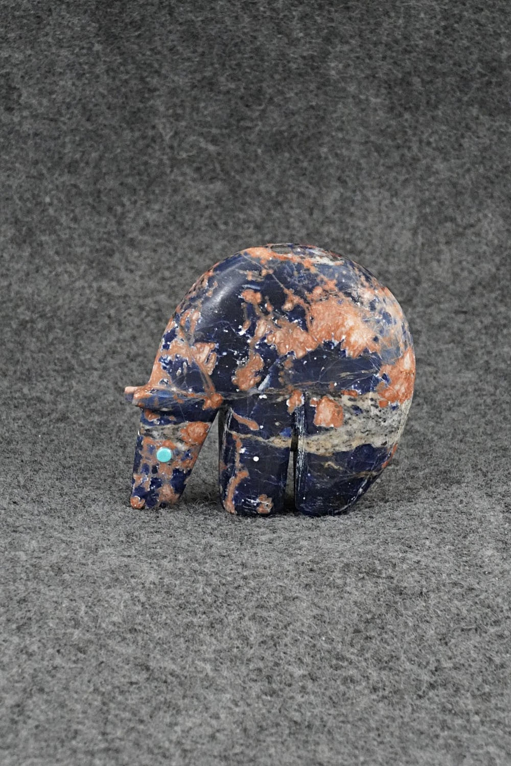 Bear Zuni Fetish Carving - Ronnie Lunasee