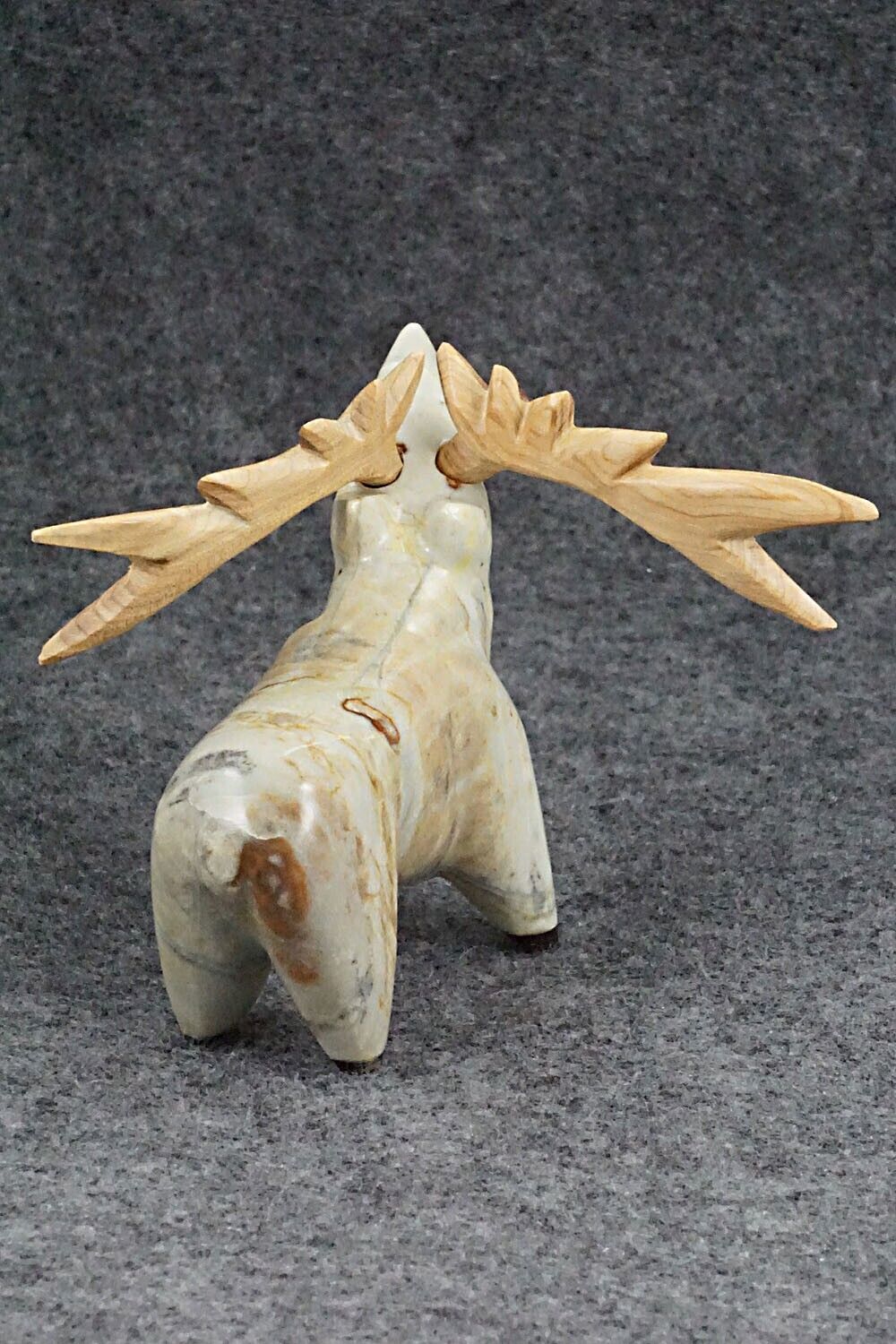 Elk Zuni Fetish Carving - Enrike Leekya