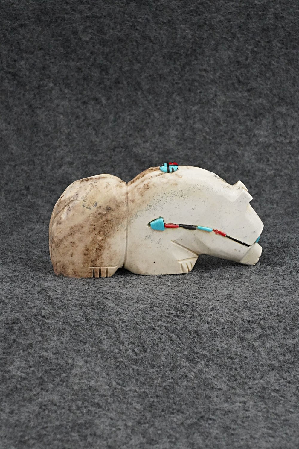 Bear Zuni Fetish Carving - Danette Laate