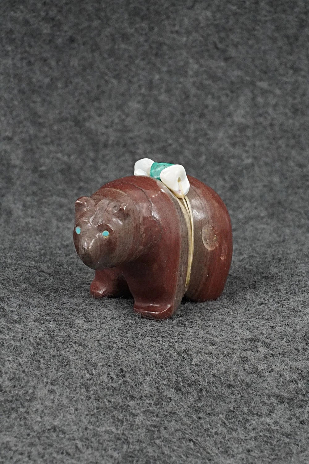 Bear Zuni Fetish Carving - Farlan & Paulette Quam