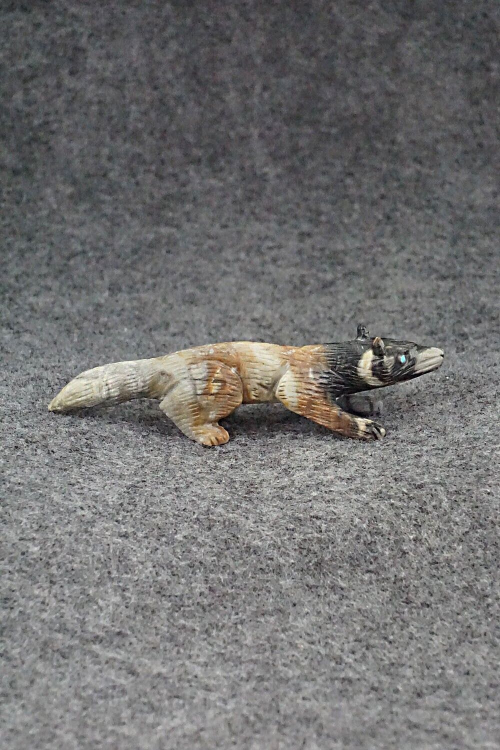 Wolf Zuni Fetish Carving - Lance Cheama