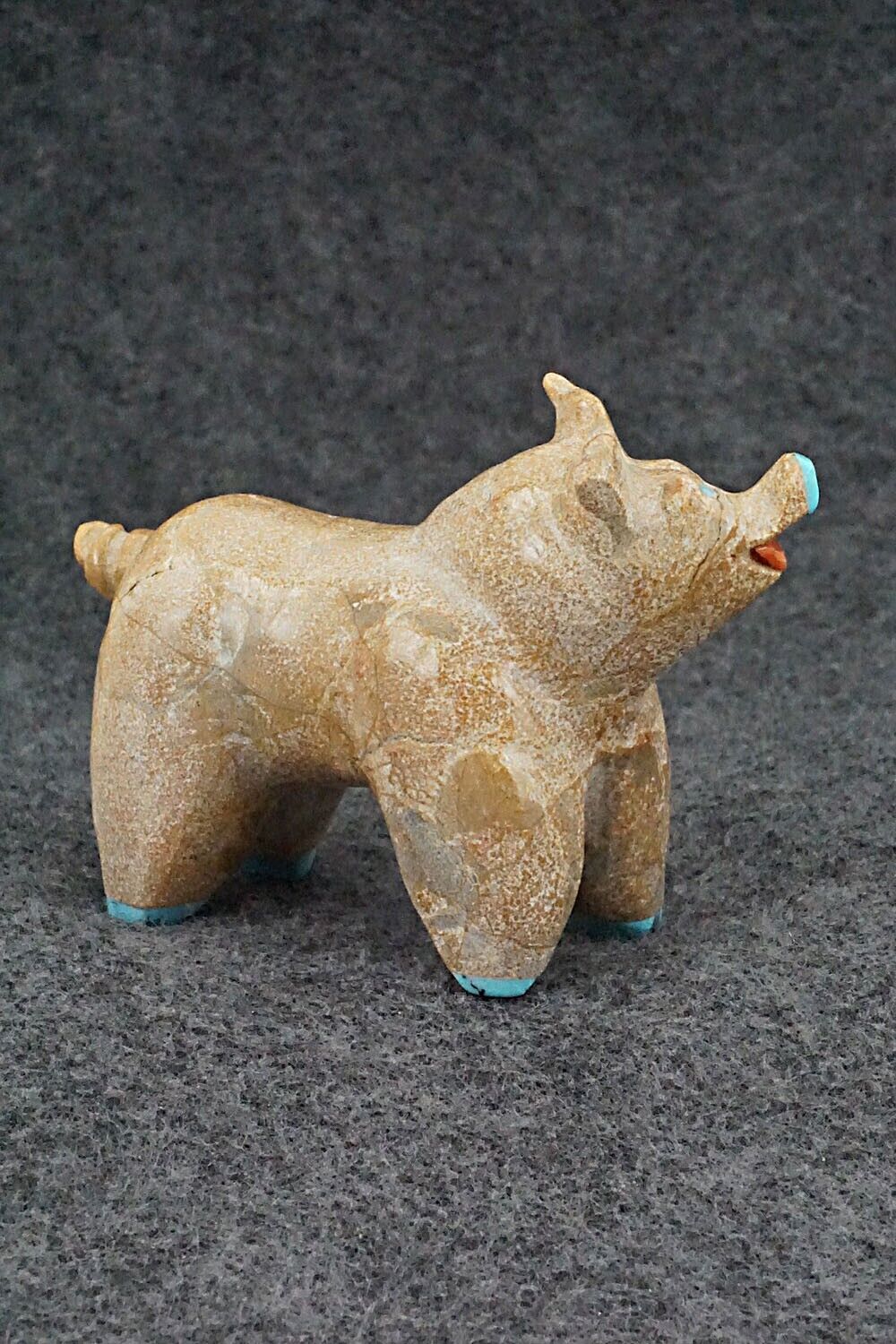 Pig Zuni Fetish Carving - Freddie Leekya