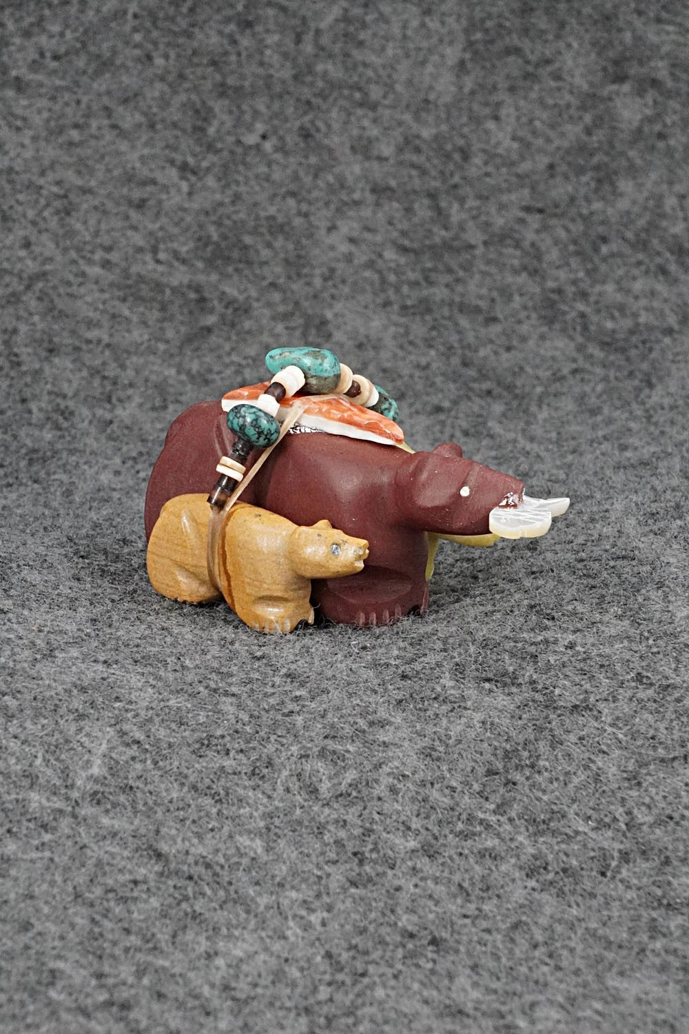 Bear Zuni Fetish Carving - Daisy Rose Leonard