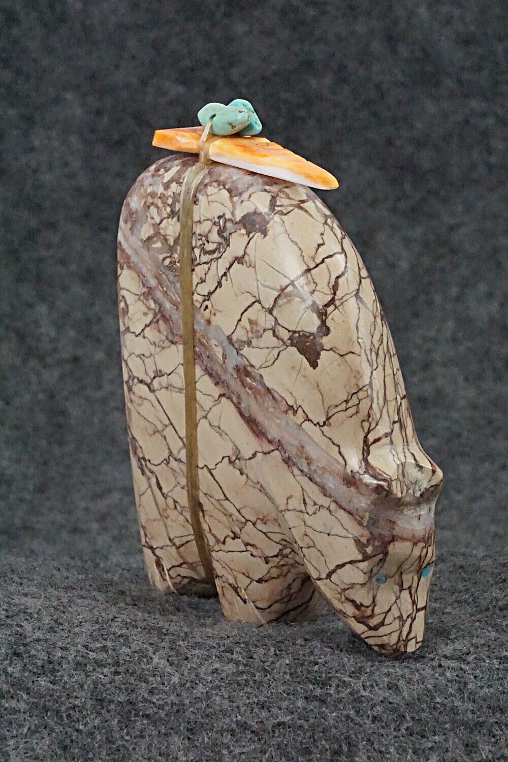 Bear Zuni Fetish Carving - Daphne Quam