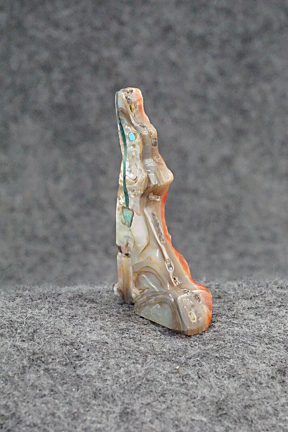 Wolf Zuni Fetish Carving - Bernard Laiwakete