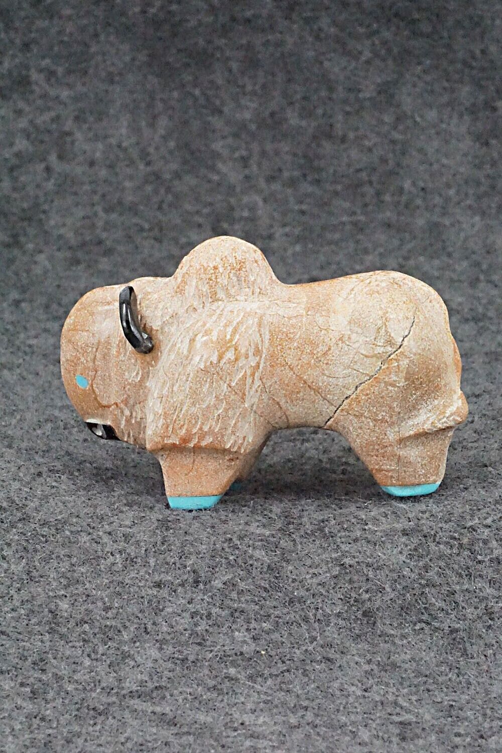 Buffalo Zuni Fetish Carving - Freddie Leekya