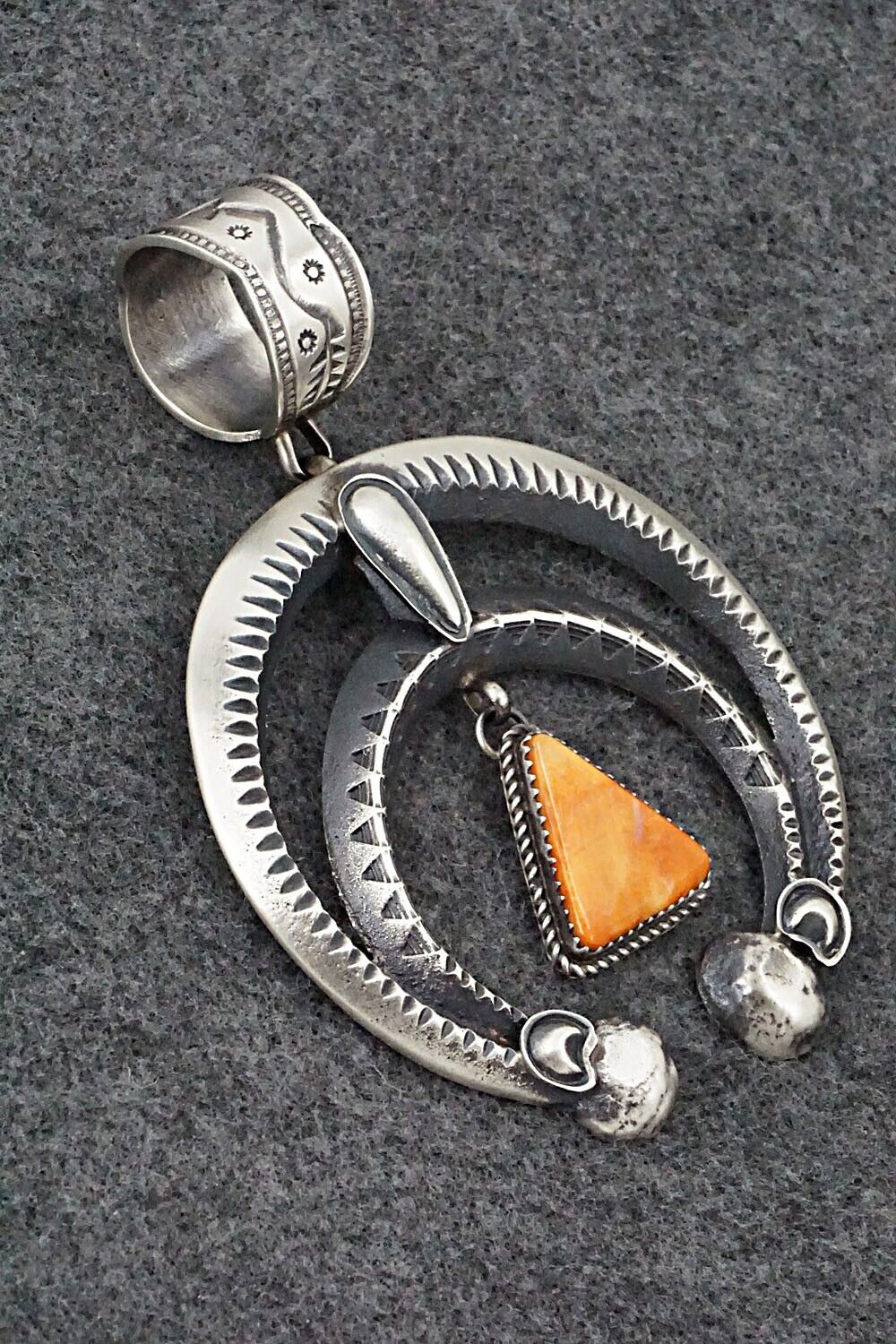 Spiny Oyster & Sterling Silver Naja Pendant - Martha Cayatineto