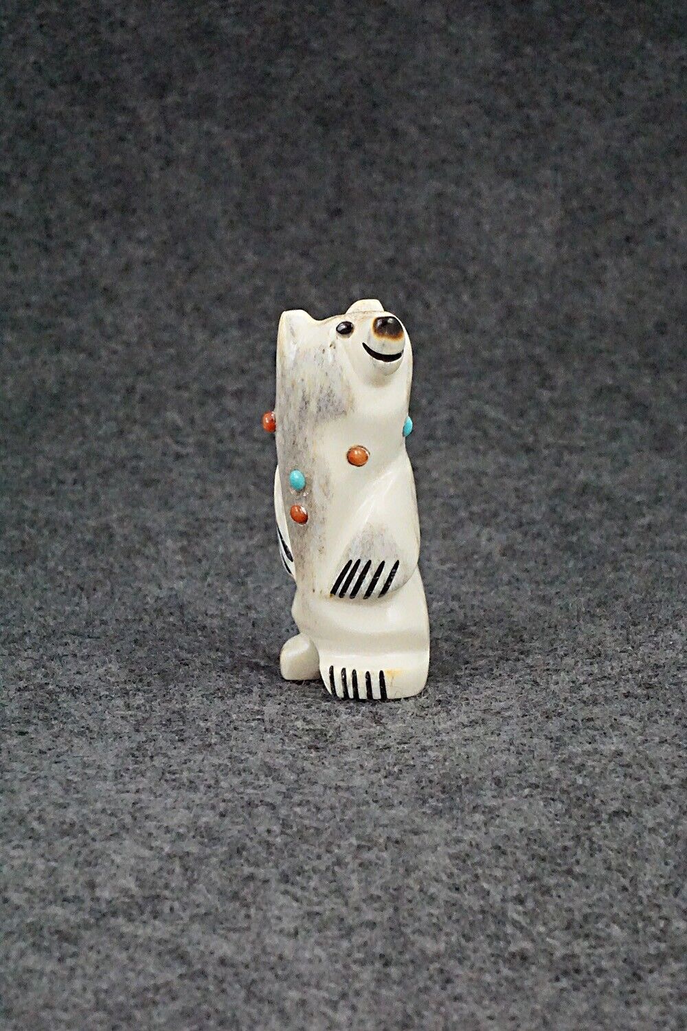 Bear Zuni Fetish Carving - Claudia Peina