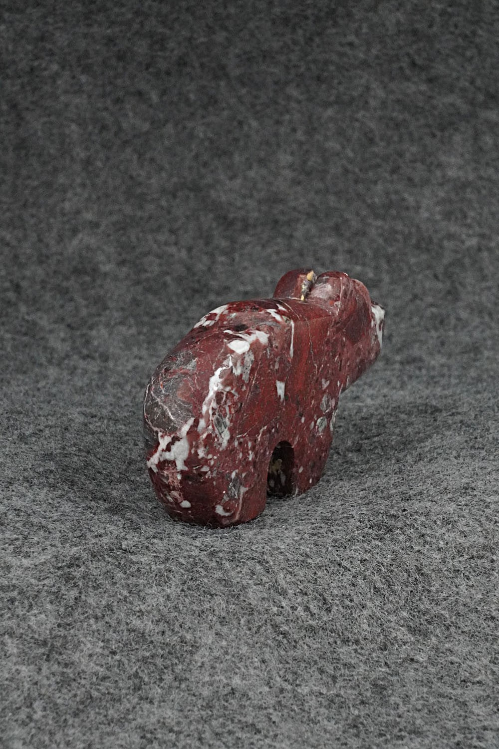 Bear Zuni Fetish Carving - Bernard Laiwakete