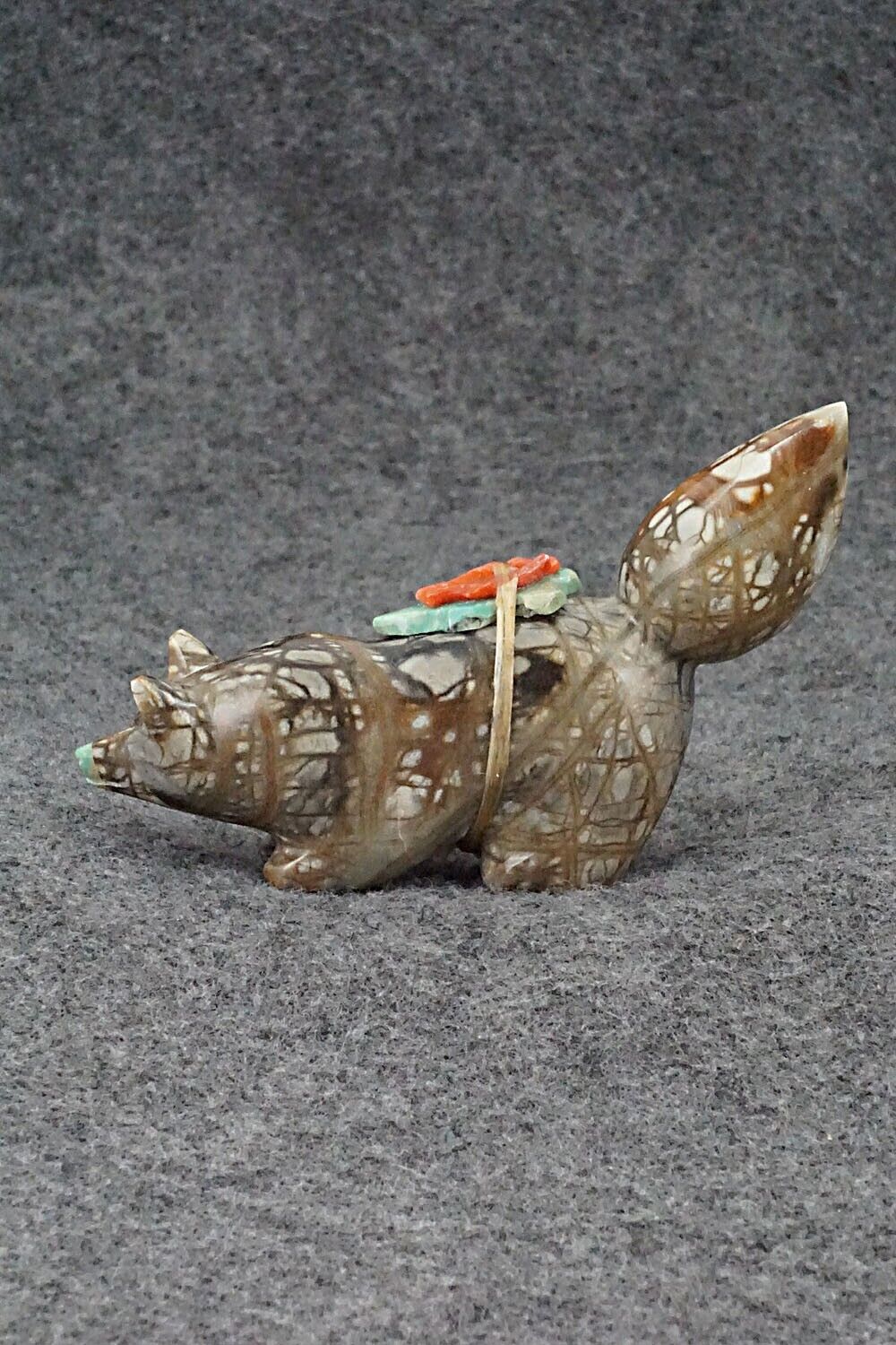 Wolf Zuni Fetish Carving - Enrike Leekya
