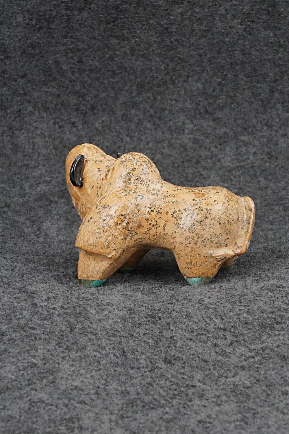Buffalo Zuni Fetish Carving - Freddie Leekya