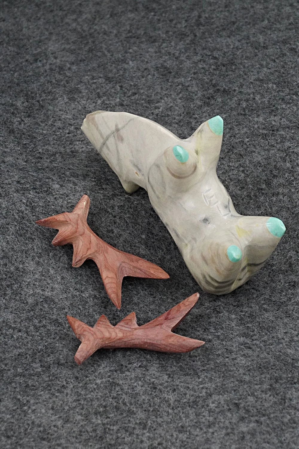 Moose Zuni Fetish Carving - Enrike Leekya