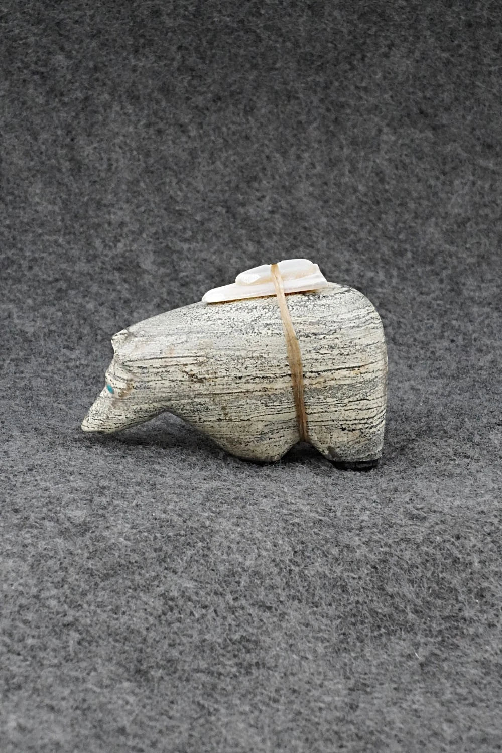 Bear Zuni Fetish Carving - Delvin Leekya