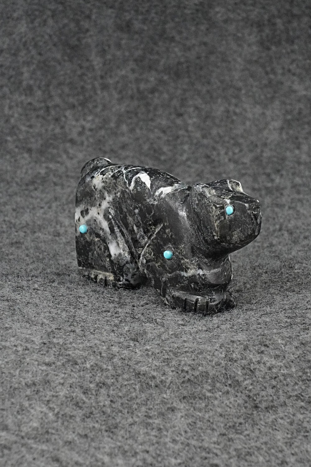 Bear Zuni Fetish Carving - Alexander Chavez