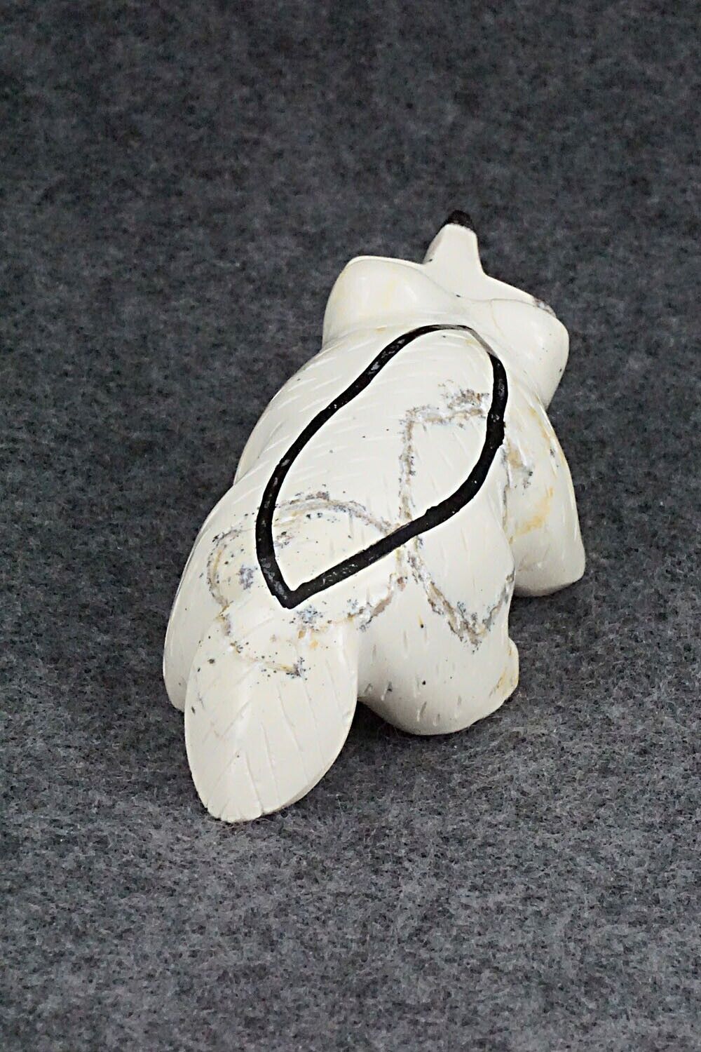 Badger Zuni Fetish Carving - Enrike Leekya