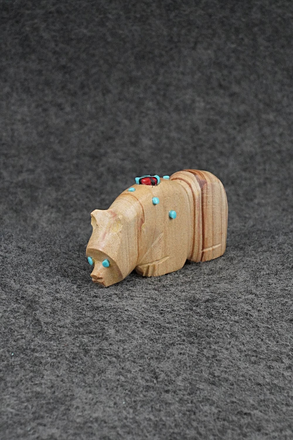 Bear Zuni Fetish Carving - Danette Laate
