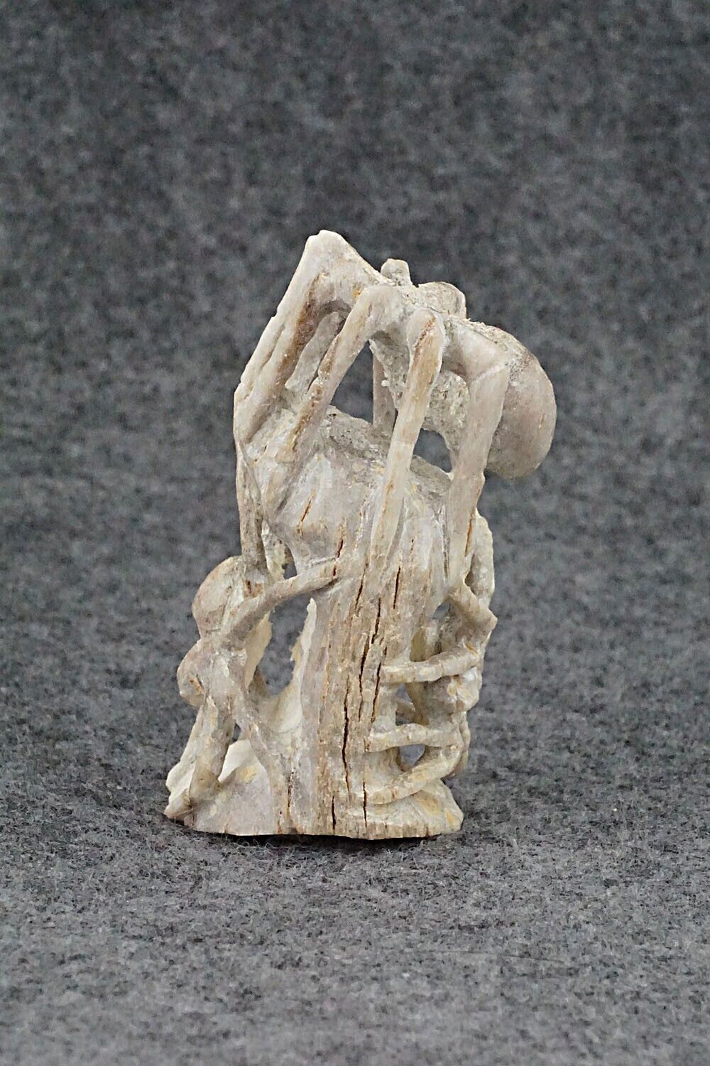 Spiders Zuni Fetish Carving - Lewis Malie Jr.