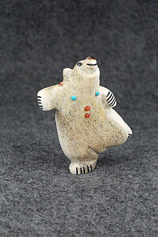 Bear Zuni Fetish Carving - Claudia Peina