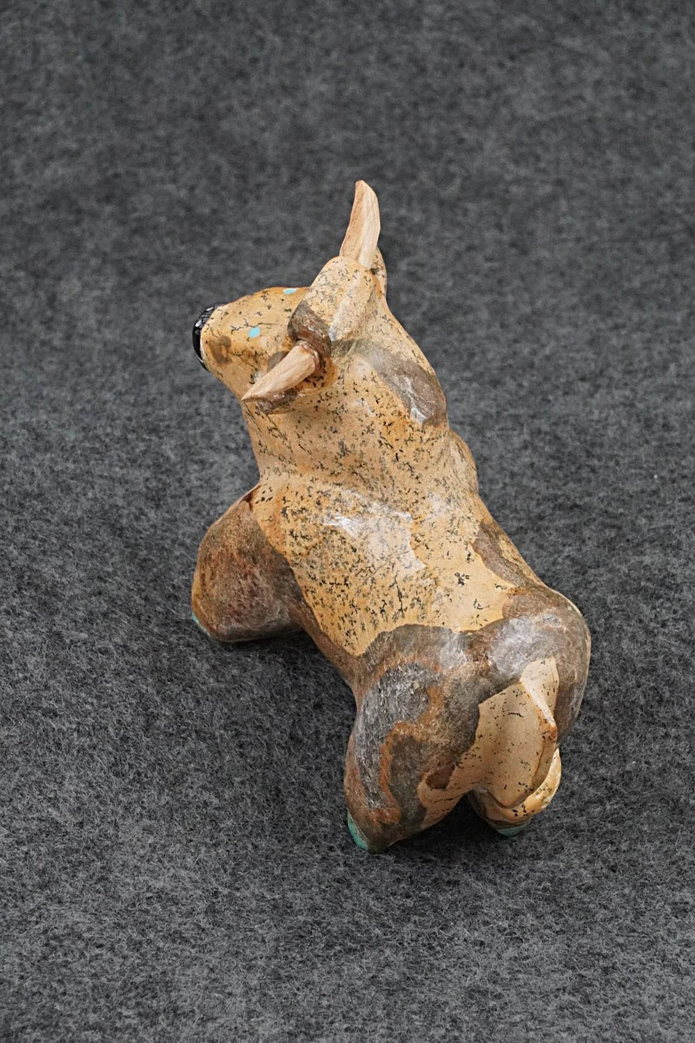 Bull Zuni Fetish Carving - Freddie Leekya