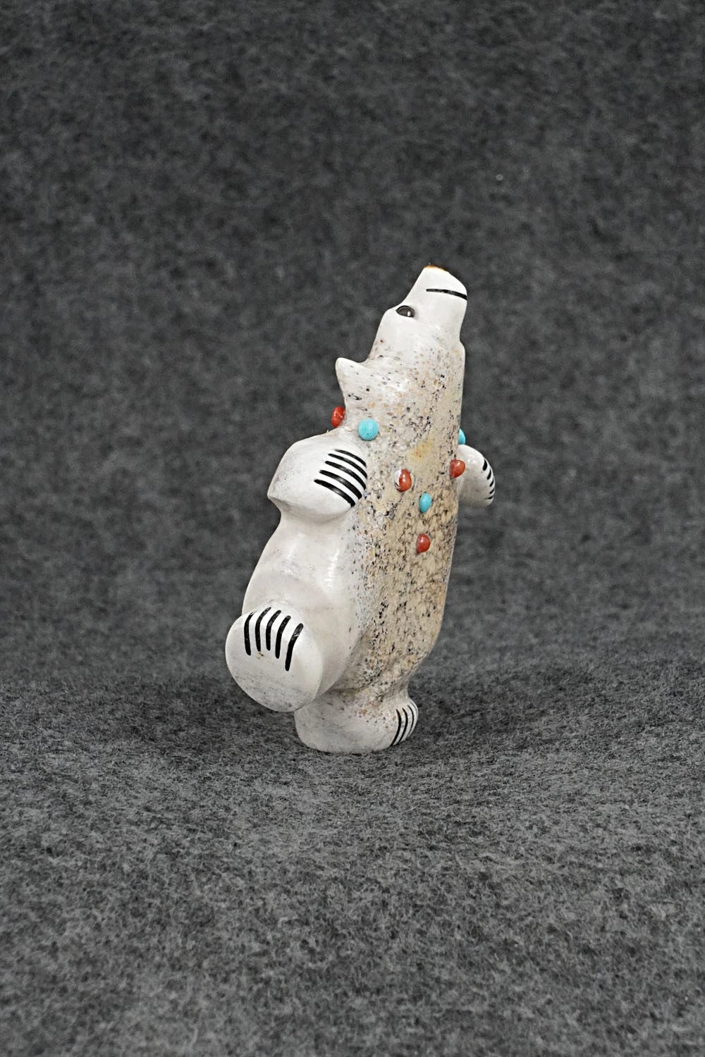 Bear Zuni Fetish Carving - Claudia Peina