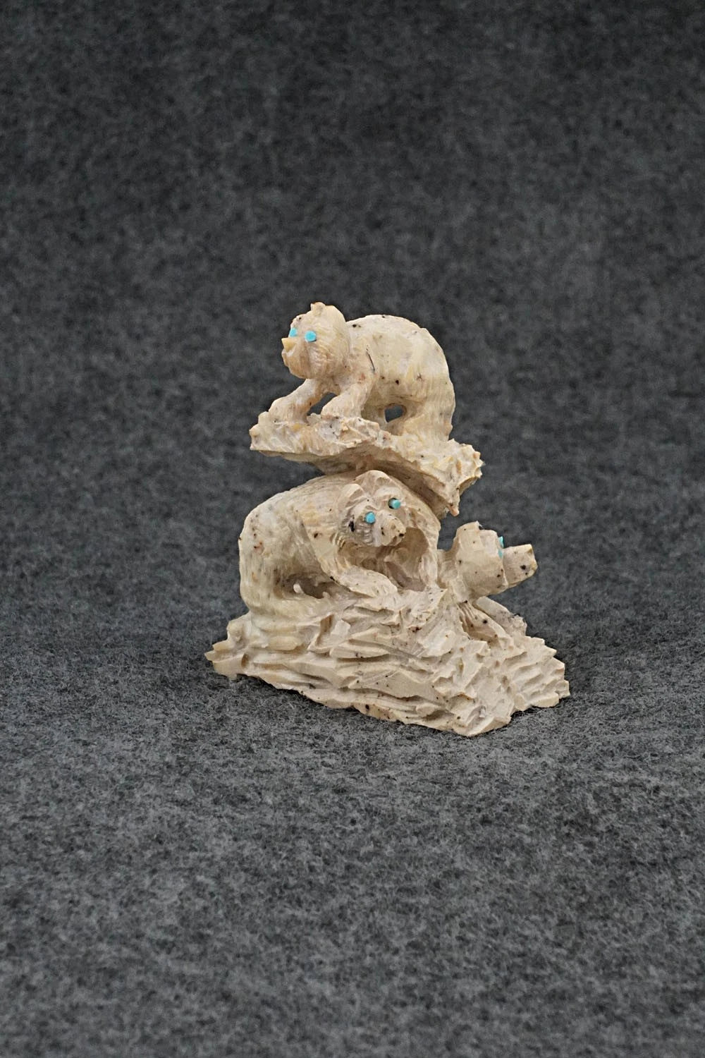 Bears Zuni Fetish Carving - Adrian Cachini