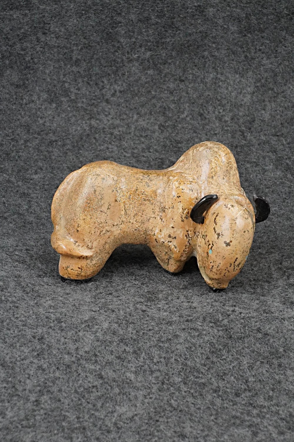 Buffalo Zuni Fetish Carving - Freddie Leekya