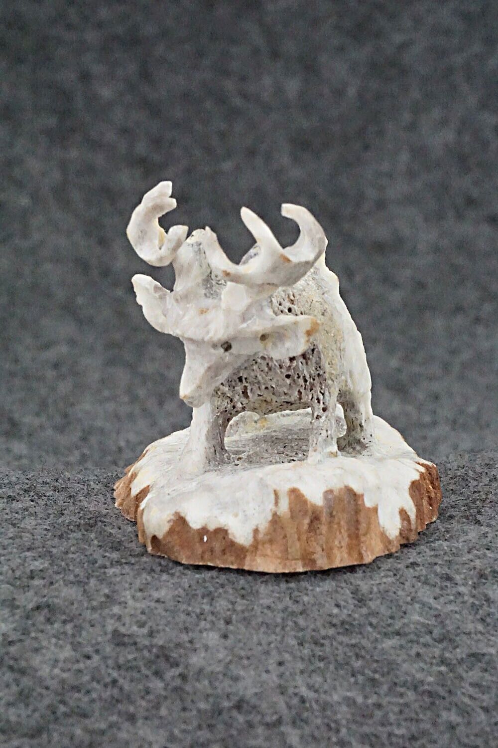 Deer Zuni Fetish Carving - Lewis Malie Jr.