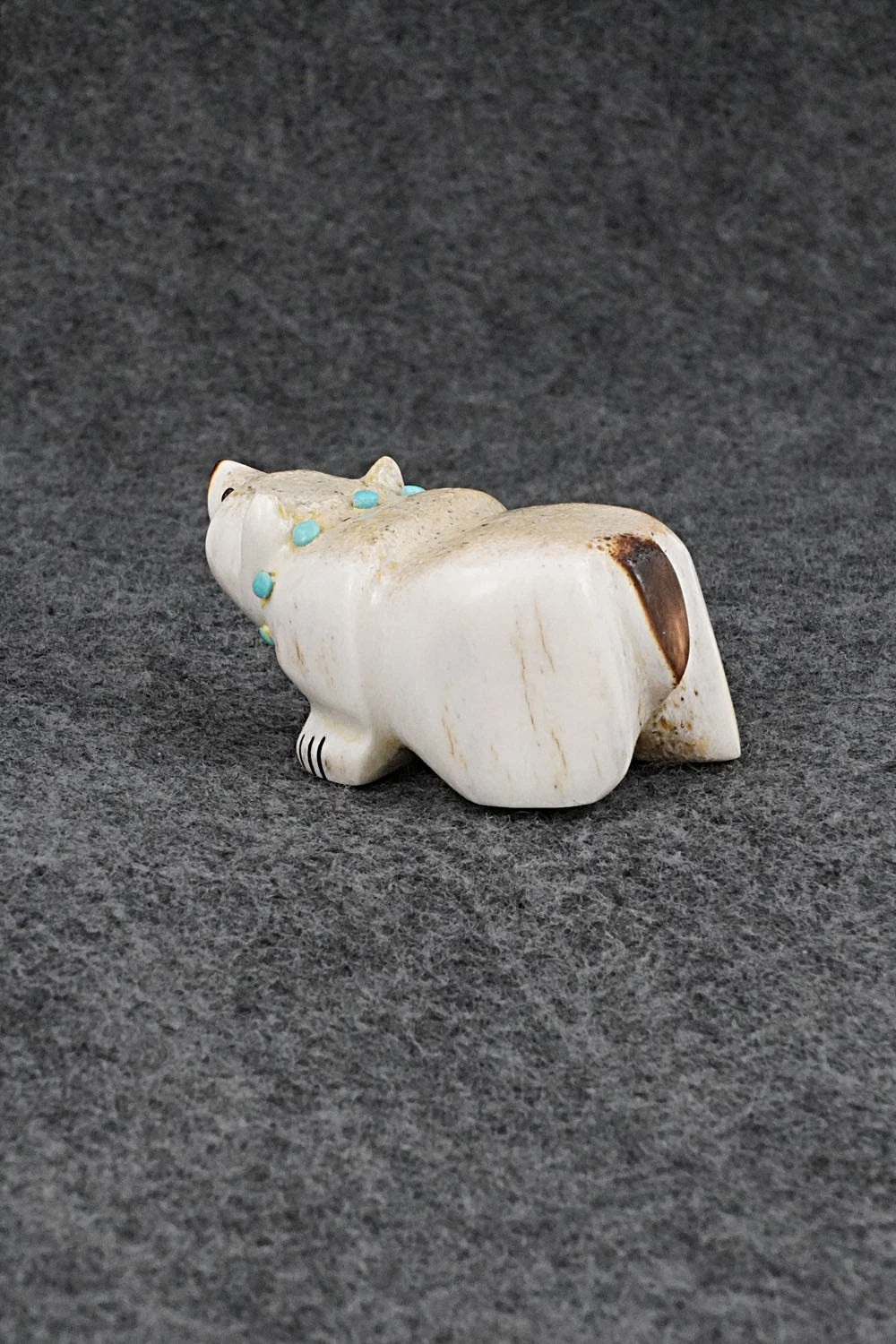 Bear Zuni Fetish Carving - Claudia Peina