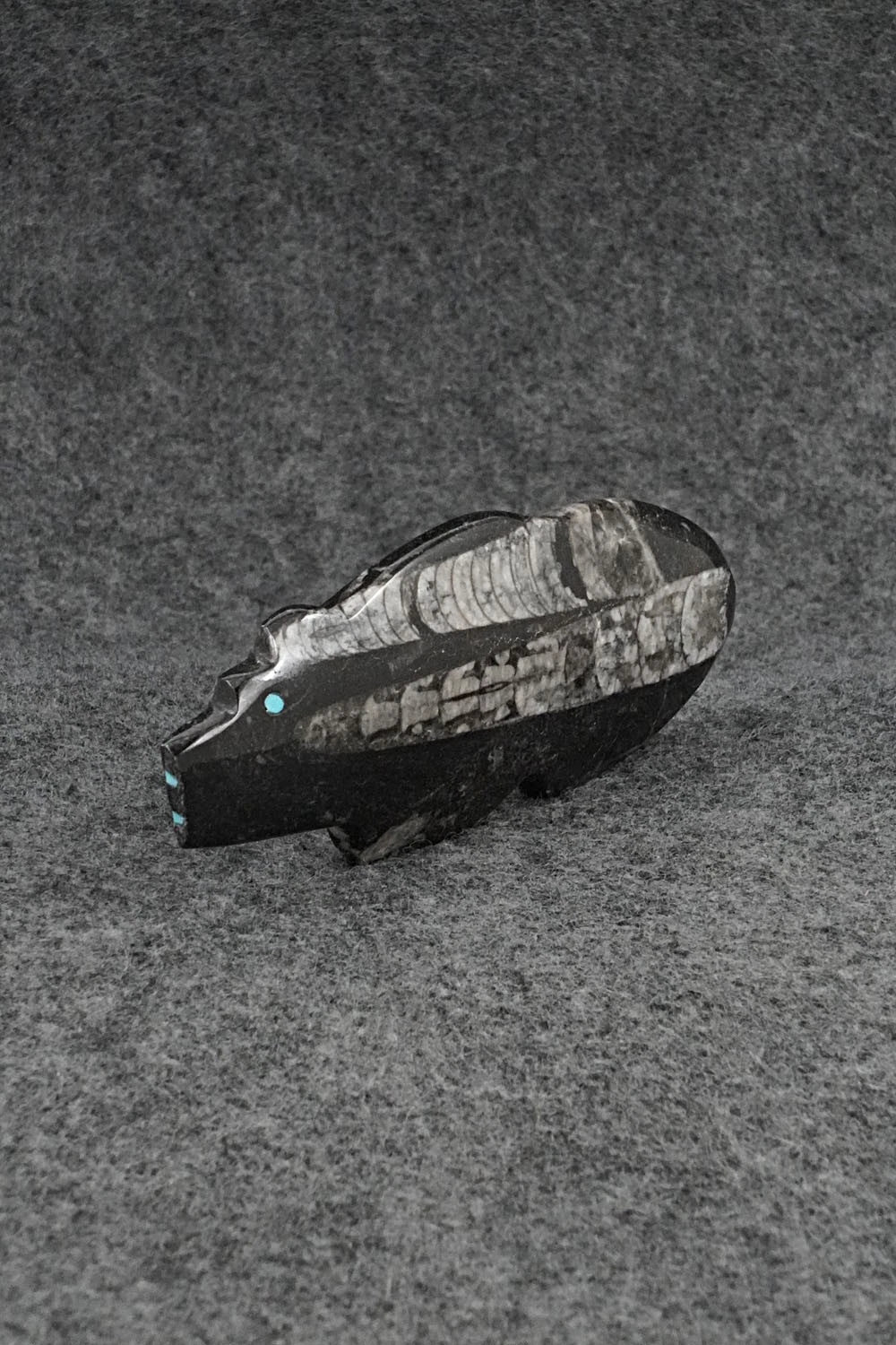 Bear Zuni Fetish Carving - Bernard Laiwakete