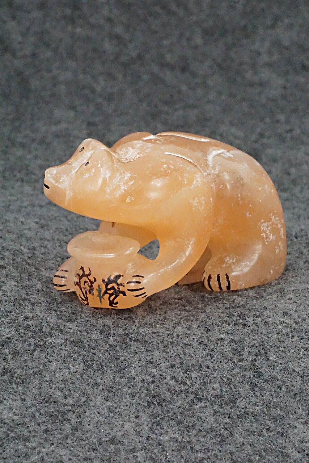 Bear Zuni Fetish Carving - Rick Kallestewa
