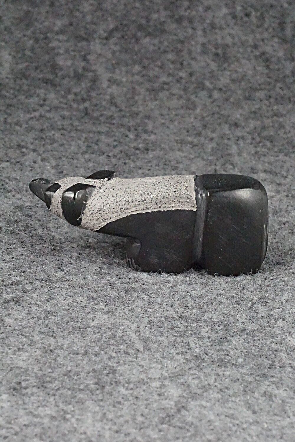 Bear Zuni Fetish Carving - Reynold Lunasee