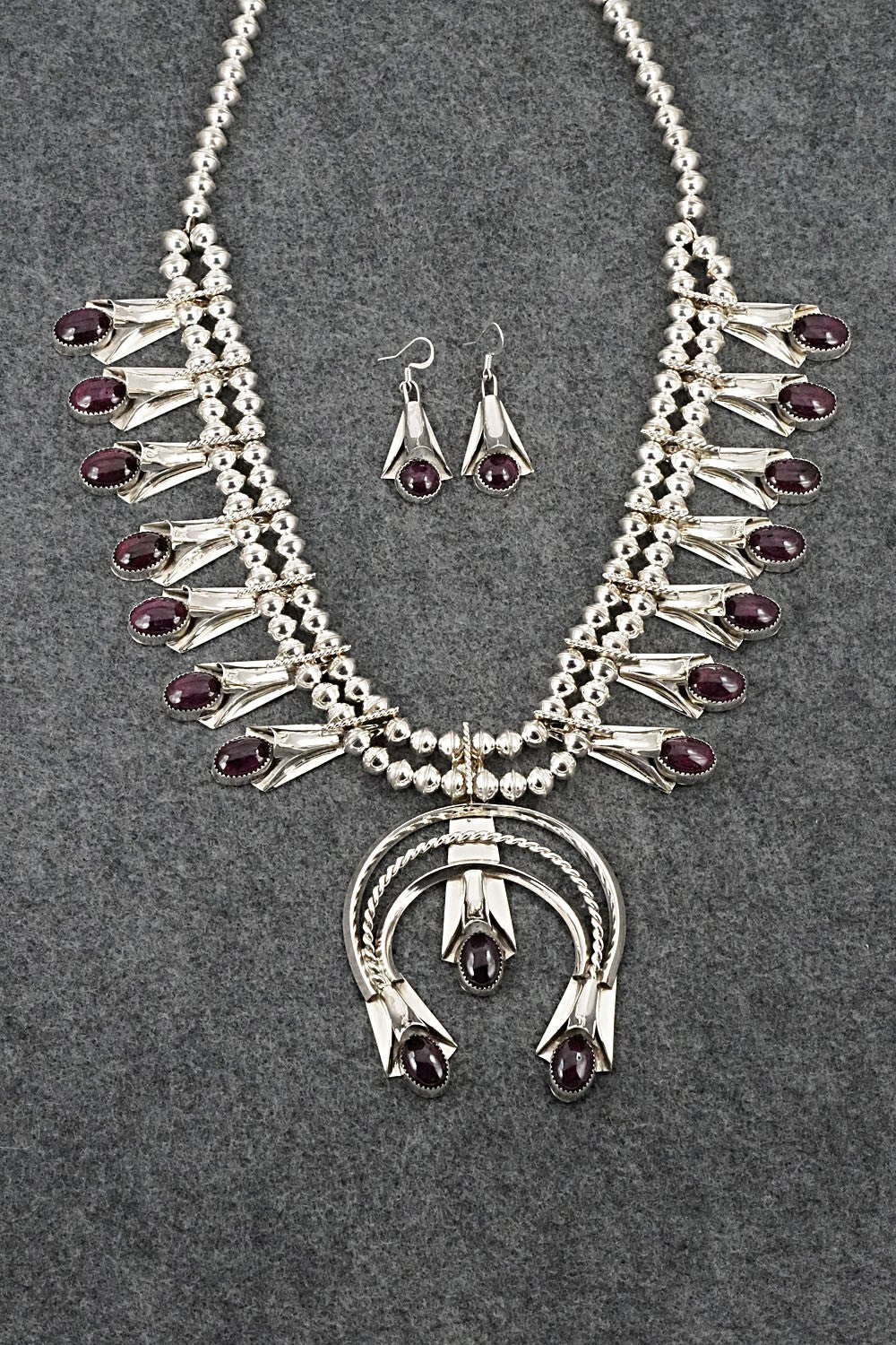 Spiny Oyster & Sterling Silver Squash Blossom Set - Louise Yazzie